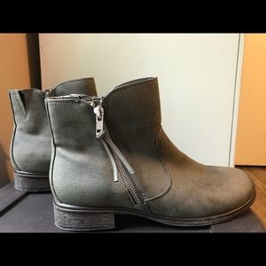 Grey White Mountain Leather Booties - Size 8 1/2